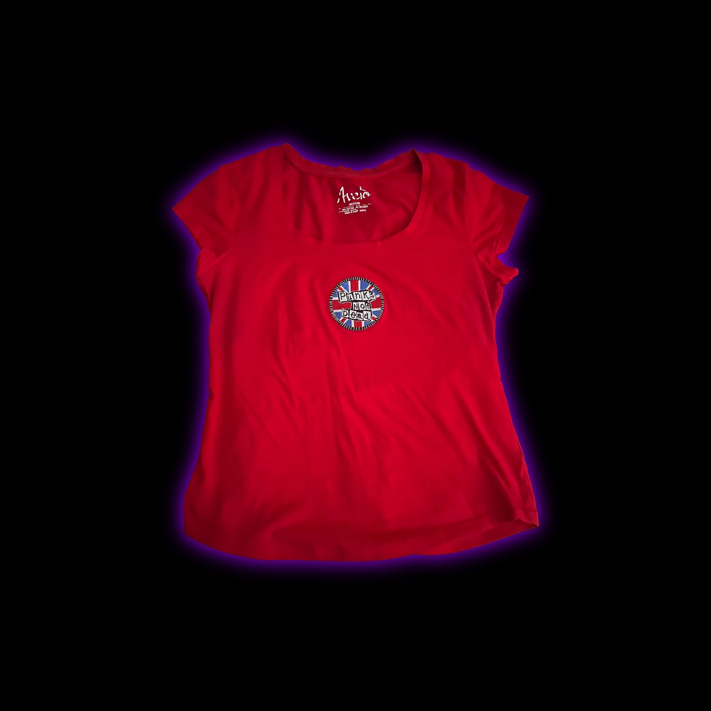 ‘punks not dead’ tee